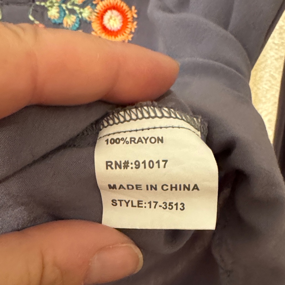 Embroidered Floral Women's Top - Gray - Picture 3 of 3